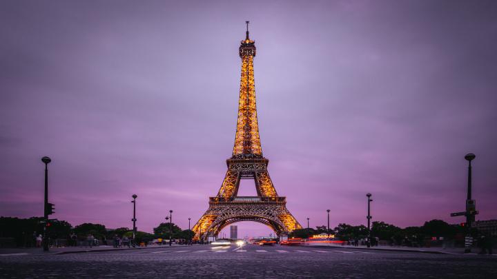 Tak Perlu Naik Menara Eiffel, Turis Bisa Menikmati Pemandangan Kota Paris Gratis di Gedung Ini