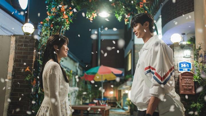 7 Drama Korea Tentang Time Travel, Ada Twinkling Watermelon Hingga Splash Splash Love
