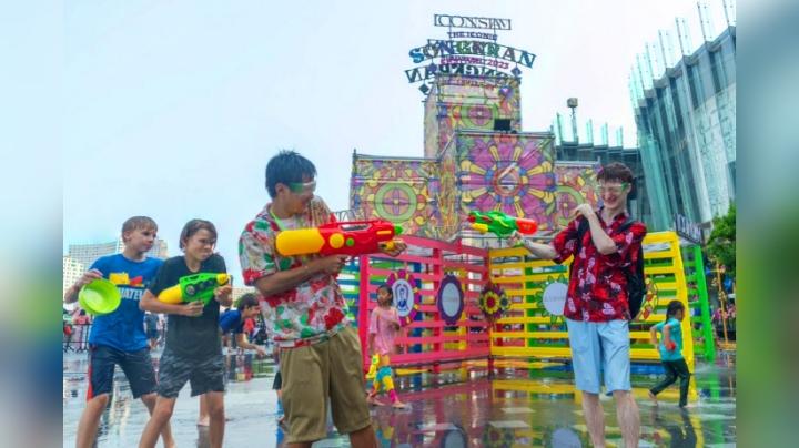 Festival Songkran di Iconsiam Memadukan Budaya Thailand dan Hiburan Kontemporer
