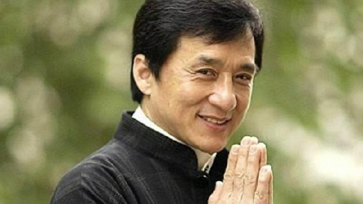 Genap Berusia 70 Tahun, Jackie Chan Minta Fans Tak Khawatirkan Penampilan Barunya