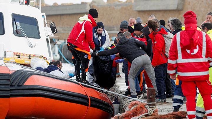 Italia Selamatkan 1100 Migran di Lepas Pantai Italia dalam 24 Jam