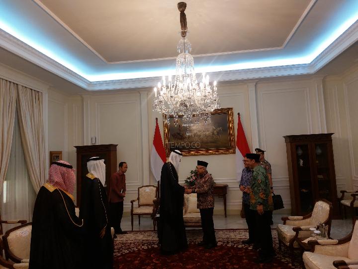 Ma’ruf Amin Terima Kunjungan Menteri Haji dan Umrah Arab Saudi di Istana Wapres