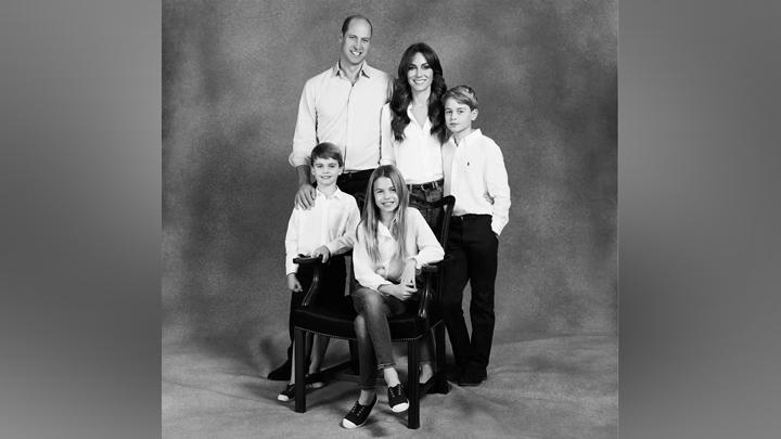 Pangeran William Jadi Penguat Ketiga Anak dan Istrinya