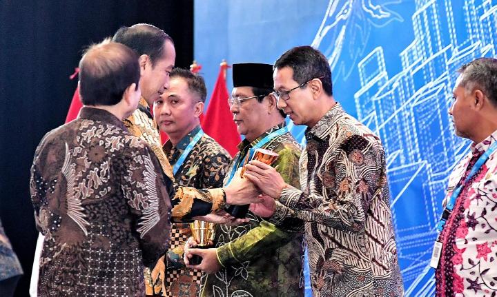 Pemprov DKI Jakarta Raih Penghargaan Pembangunan Daerah 2024