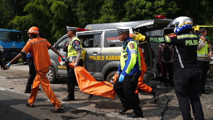 Polisi Bakal Tes DNA 11 Jenazah Korban Kecelakaan KM 58 Tol Jakarta-Cikampek