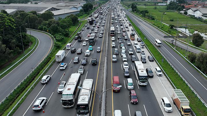 Puncak Arus Balik Lebaran, Menhub Sebut 190 Ribu Kendaraan Melintas di Tol Cikampek per Hari