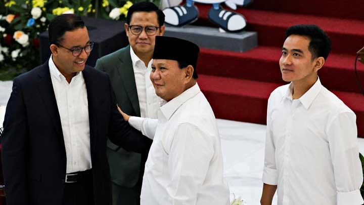 Senyum Berat Anies saat Penetapan Prabowo-Gibran Sebagai Presiden dan Wapres Terpilih 2024