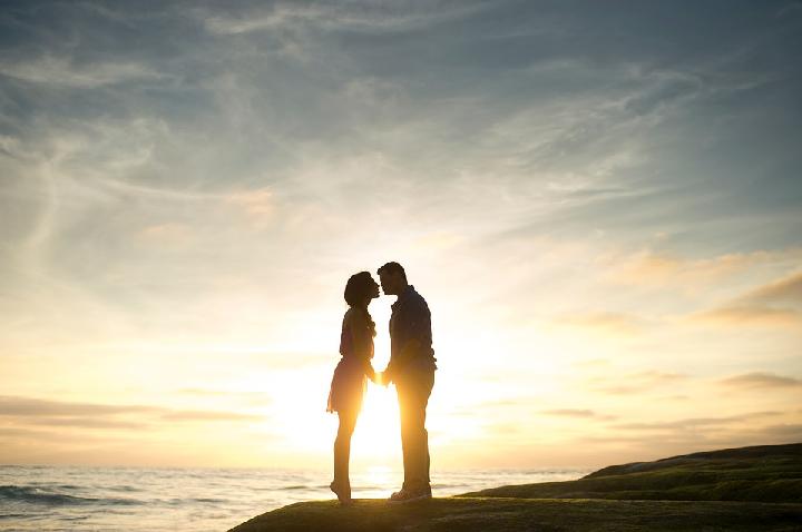 10 Sinyal Pasangan Serius Membangun Hubungan