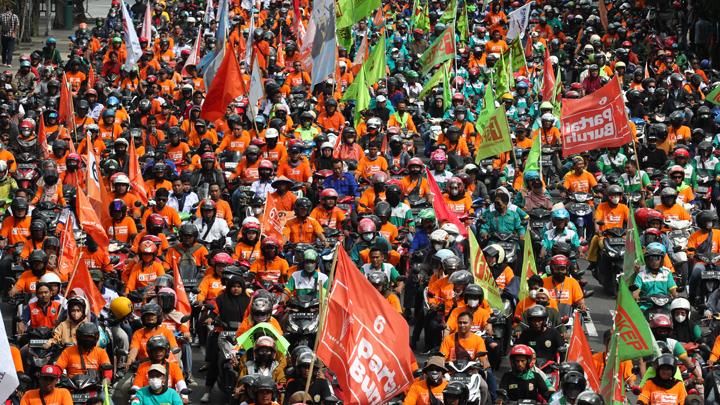 15 Ribu Buruh Asal Bekasi akan Geruduk Istana, Tolak Outsourcing dan Omnibus Law