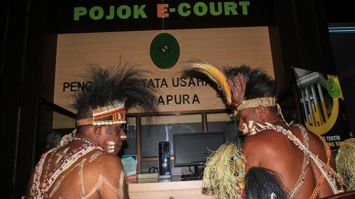 Cerita Hendrikus Woro di Tengah Viral All Eyes on Papua, Tamatan SD yang Melawan Raksasa Sawit