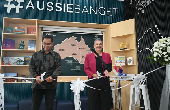 Duta Besar Australia Kunjungan Kerja ke Padang Luncurkan #AussieBanget Corner