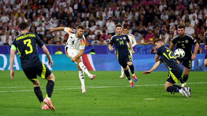 Euro 2024: Cerita Pilu Fans Timnas Jerman, Tangan Patah Kena Tendangan Niclas Fullkrug Saat Pemanasan