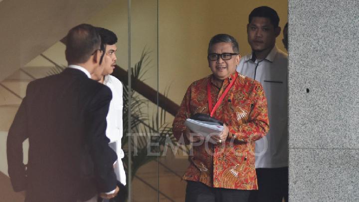 Hasto Kristiyanto Mengklaim Ditinggal Penyidik KPK saat Jalani Pemeriksaan Kasus Harun Masiku