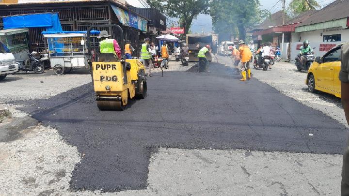 Jadi Salah Satu Program Prioritas, Perbaikan Jalan Kota Padang Dikebut