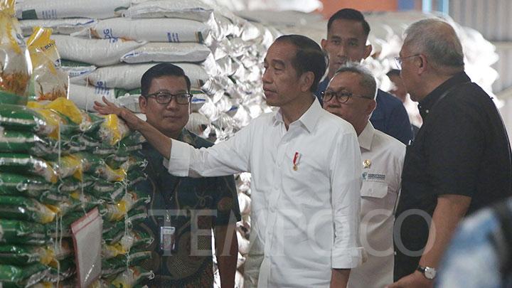 Jokowi Lanjutkan Program Bansos Beras 10 Kilogram, Hingga Kapan?