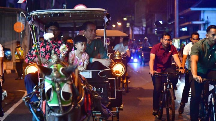 Jokowi Pilih Naik Andong Keliling Malioboro Bareng Cucu saat PDIP Gelar Rakernas