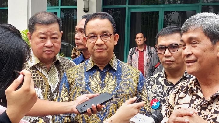 Kenakan Batik Berkelir Hijau, Anies Tiba di Markas DPW PKB Jakarta