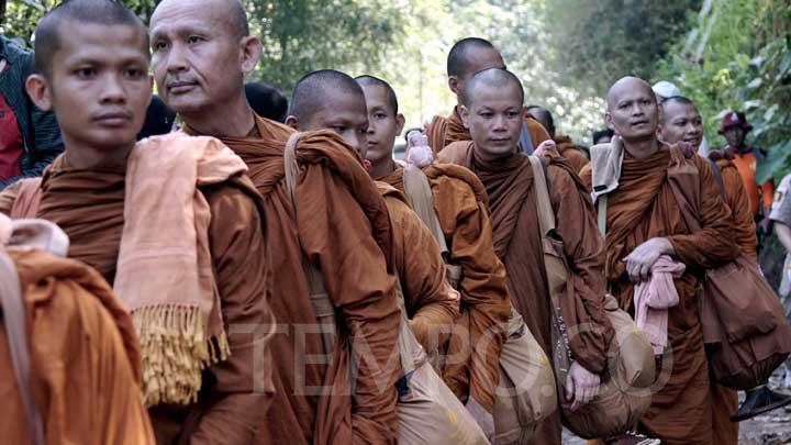 Perjalanan Biksu Ritual Thudong, Pelepasan di TMII hingga Perayaan Waisak Candi Borobudur
