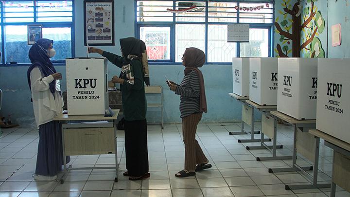 Survei LSI: Pemilih Anies dan Ganjar Tak Puas dengan Penyelenggaraan Pemilu 2024