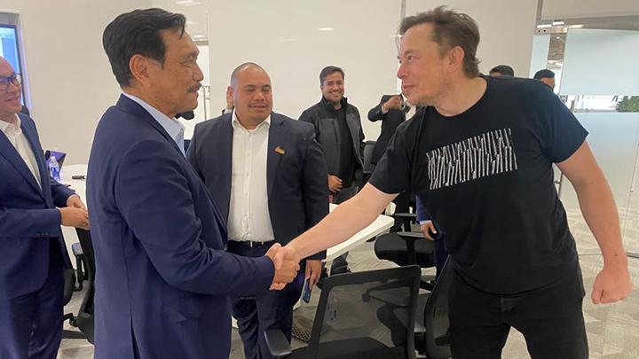 Terkini: Luhut Tawarkan Dua Investasi Potensial ke Elon Musk, Pakar Minta Pemerintah Audit Kekayaan Pejabat Bea Cukai