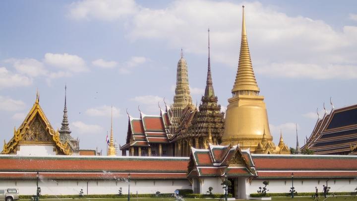 Warga Thailand Murka karena Turis Biarkan Anaknya Pipis di Depan Grand Palace