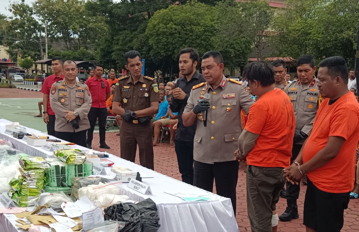 TERLILIT HUTANG NEKAT JADI KURIR SABU