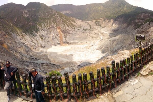 CINTA TERLARANG SANGKURIANG KE DAYANG