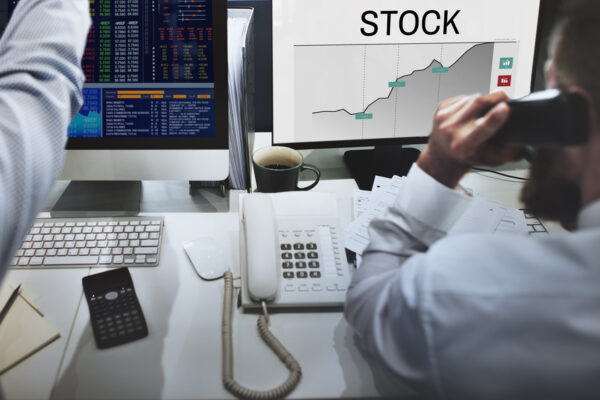 BEDAHNYA TRANDING DAN INVESTASI SAHAM