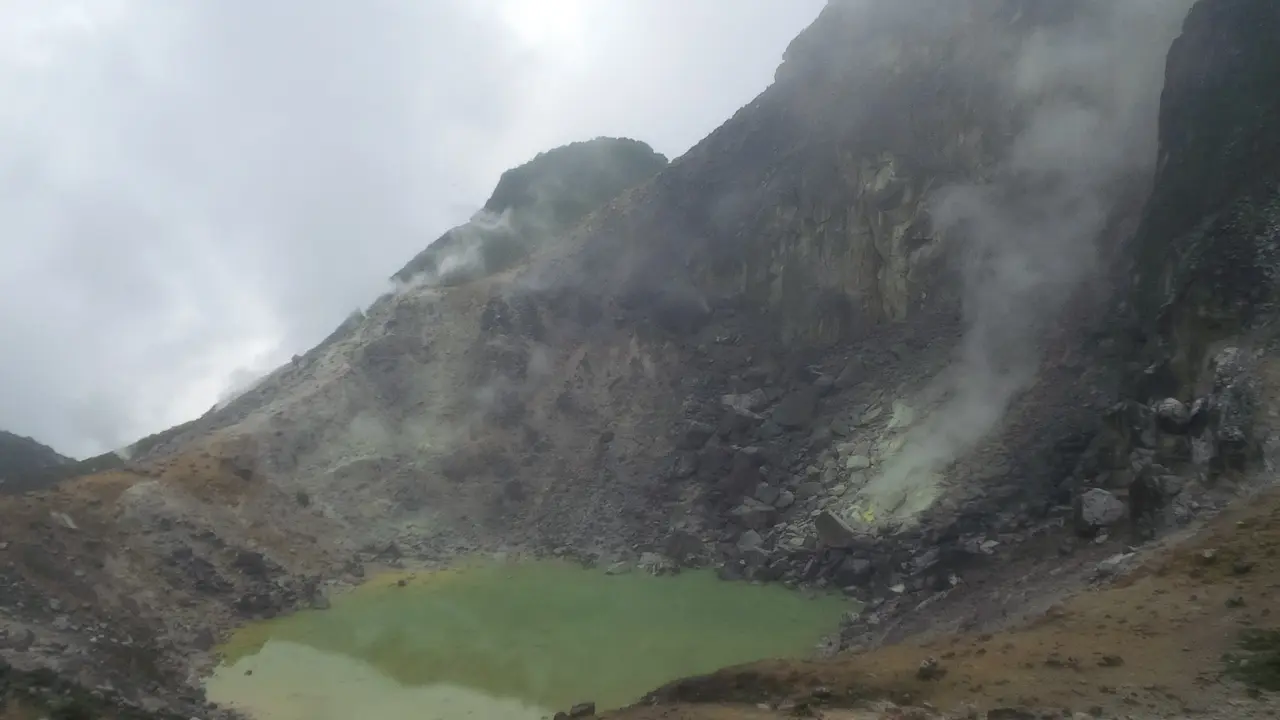 PENDAKI TERSESAT KAMPUNG GUNUNG